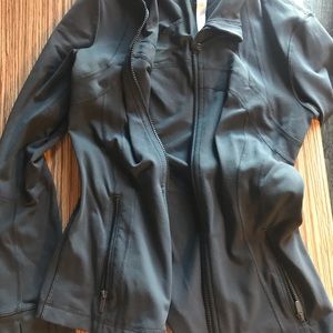 Lulu lemon jacket size 6